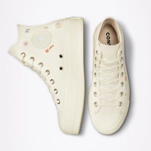 Chuck Taylor All Star Lift Platform Embroidered Floral